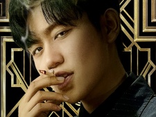 能看白方文万人之上短剧的