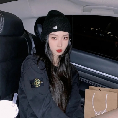 真人一人一张高颜值情侣微信头像