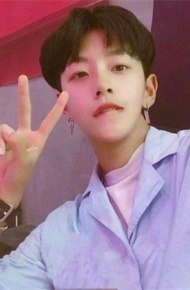 抖音火爆的帅哥图片