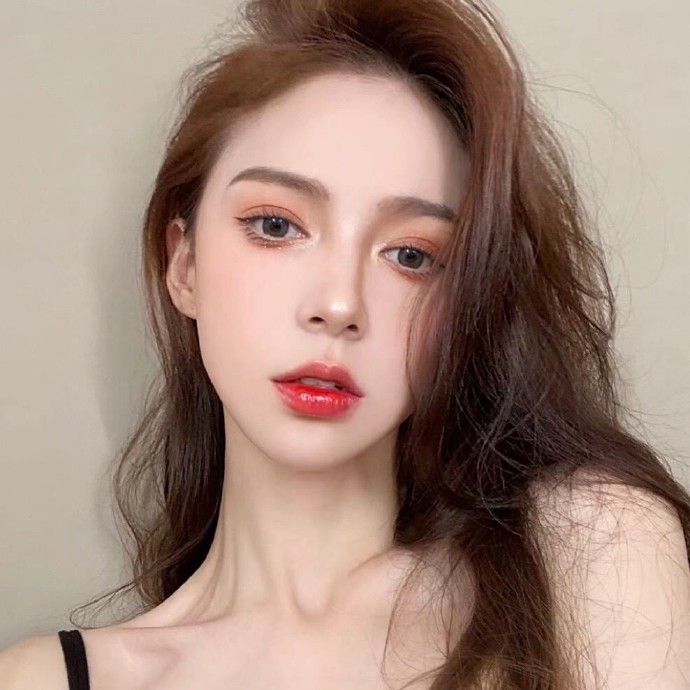 超美艳气质精致女孩微信头像