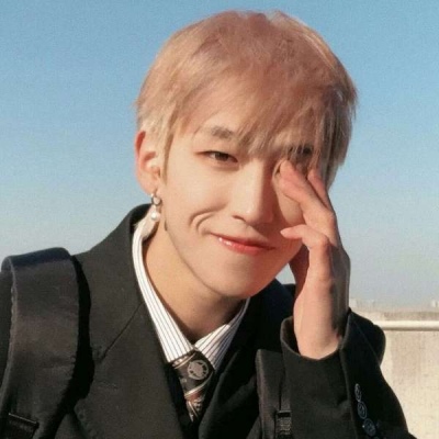 潮流的帅气酷酷男生微信头像