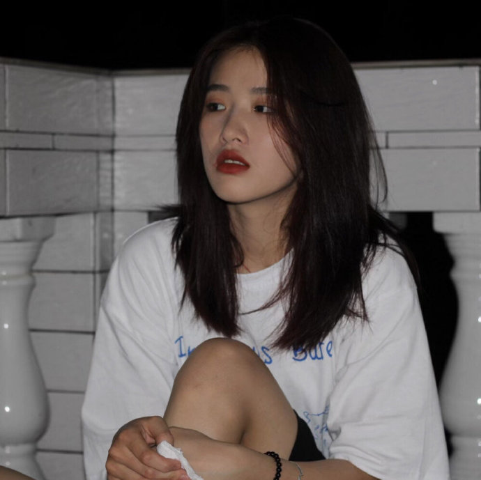 复古风高级女生微信头像