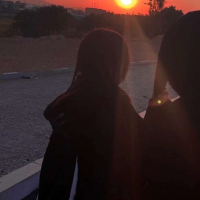 一左一右情侣部位微信头像