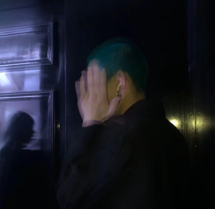 伤感忧郁的男生个性微信头像